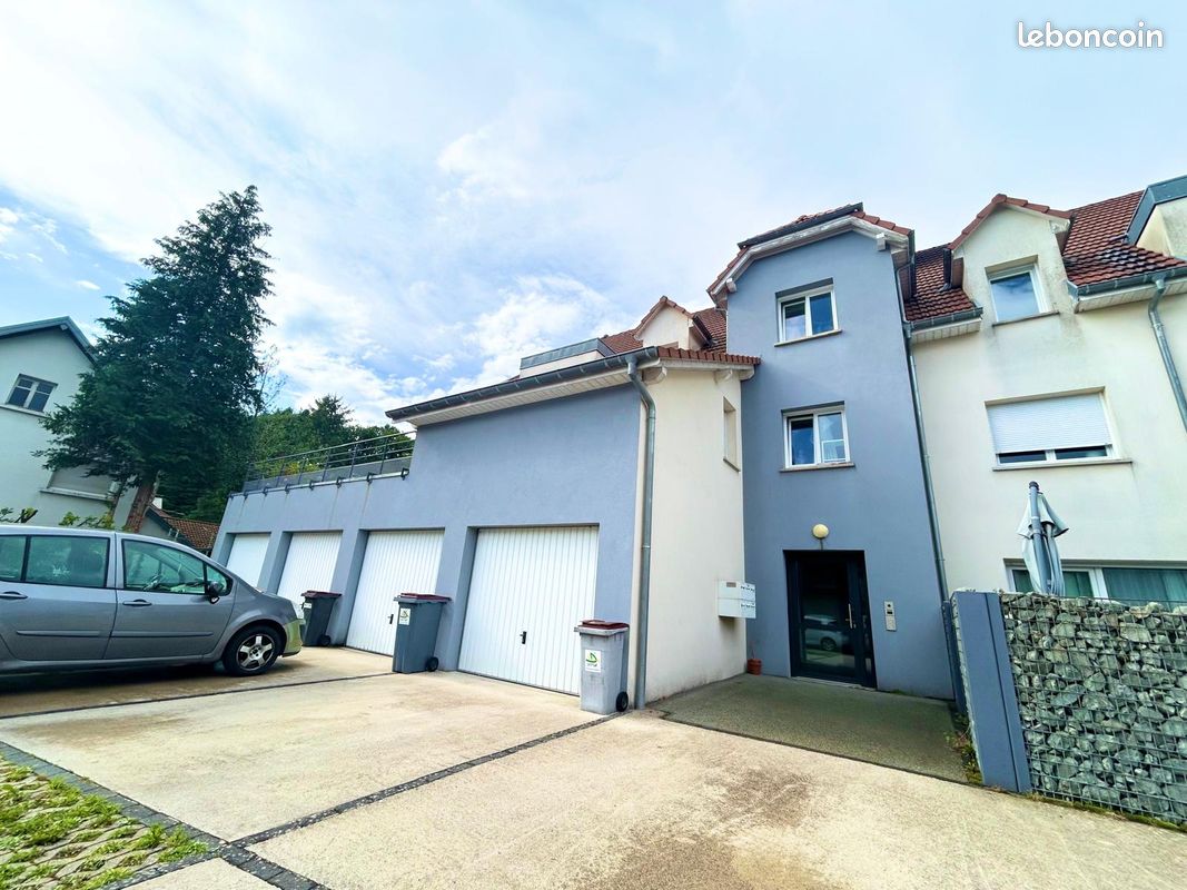 Garage fermé et 2 places de parking – Étueffont